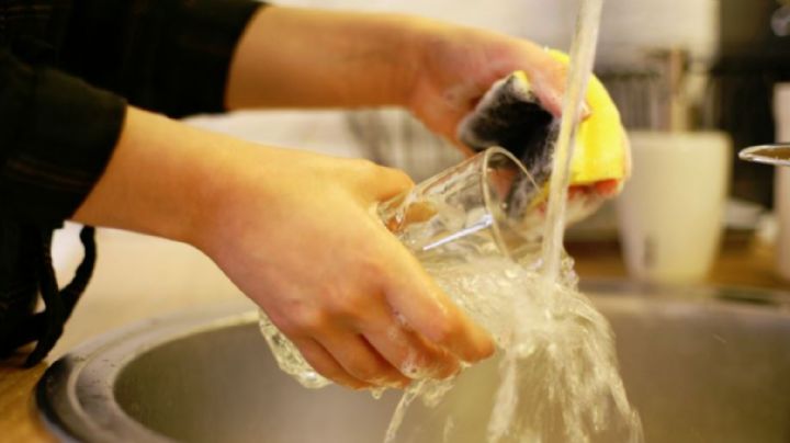 Evita que tus vasos huelan a humedad: Conoce cómo debes secarlos de la manera correcta