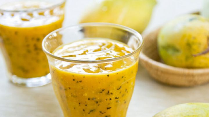 Olvídate del calor con un delicioso smoothie de maracuyá con mango, es fresco y saludable