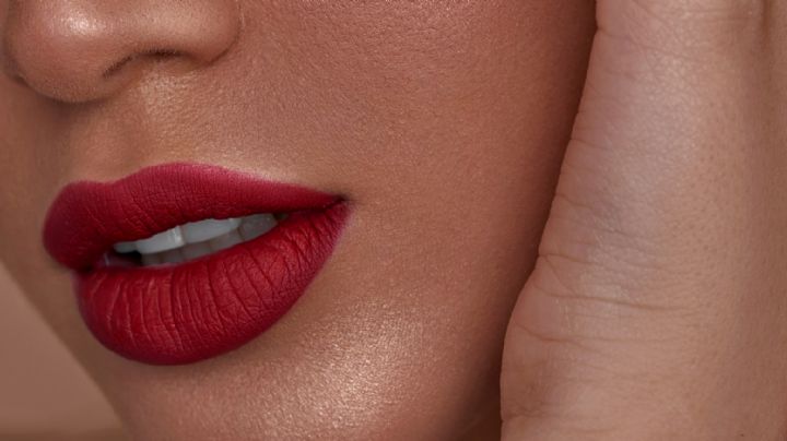 Descubre por qué los labios rojos son la máxima tendencia en maquillaje este 2023
