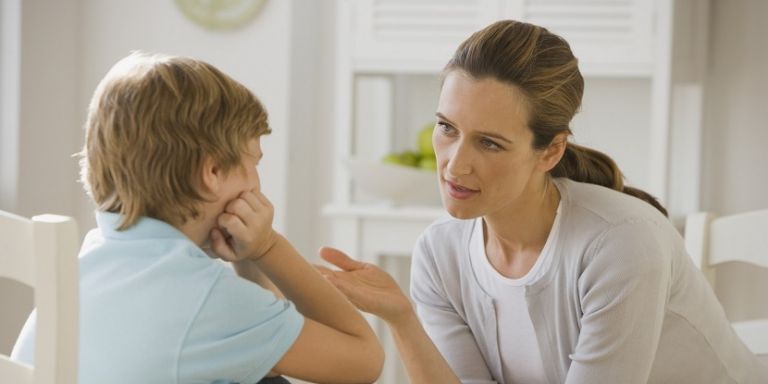 Cómo decirles a los niños que hay problemas económicos en casa 