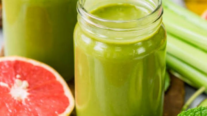 Refrescate con este jugo de toronja con apio, ideal para prevenir enfermedades