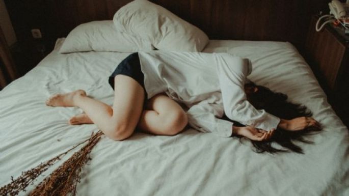 ¿Ya sabes cuáles son las consecuencias? He aquí por qué nunca debes dormir con el cabello mojado