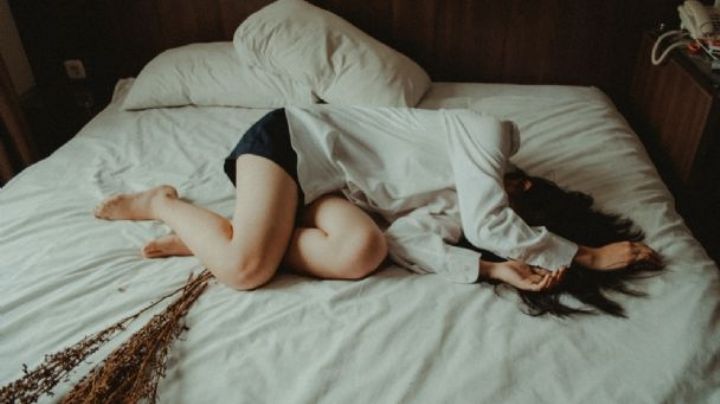 ¿Ya sabes cuáles son las consecuencias? He aquí por qué nunca debes dormir con el cabello mojado