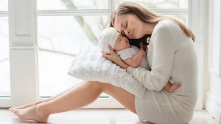Estudios revelan que una licencia de maternidad larga beneficiaría la salud mental de las madres
