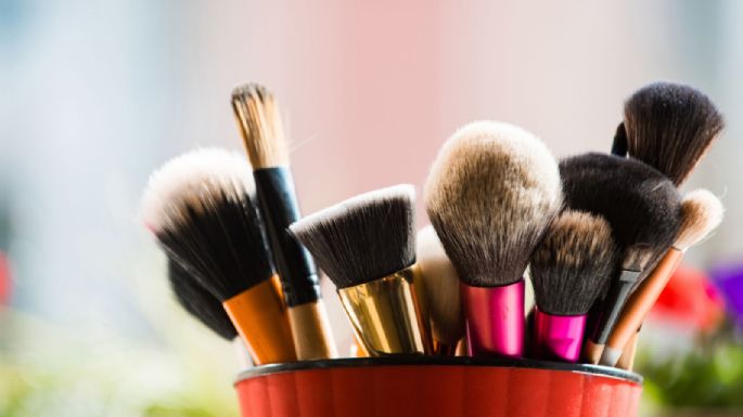 La ciencia descubrió un dato asqueroso sobre las brochas de maquillaje; no te quedes sin saberlo