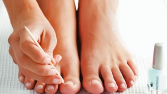 ¿Cómo hacer una pedicura francesa? Te encantará esta guía para tener resultados de profesional