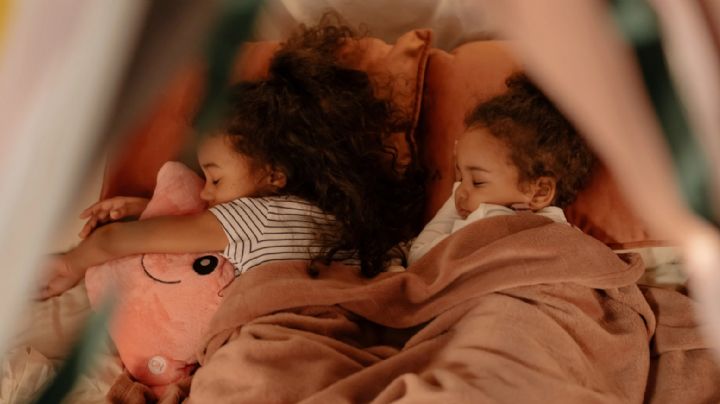 Hábitos diarios que te ayudarán a que tus hijos tengan un buen descanso durante la noche al dormir