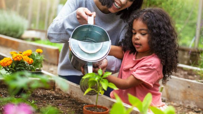 ¡Festeja al aire libre! Te compartimos algunas ideas para pasar tiempo con tu mamá y festejarla