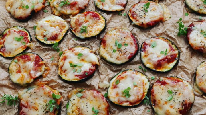 Recetas de mini pizza de calabacín: 2 deliciosas ideas de aperitivo para comer de un bocado