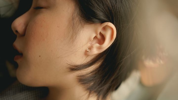 ¿Cómo limpiar los oídos? 2 métodos inocuos que los dejarán libres de tapones de cerumen