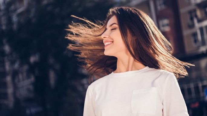 'Glass hair': 2 consejos imprescindibles de un experto para tener un cabello ultrabrillante