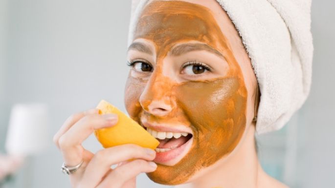 ¿Piel apagada? Recupera su brillo encantador con esta mascarilla hecha con naranja y algo más