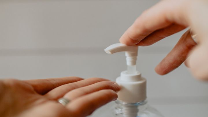 ¿Cómo hacer tu propio desinfectante para manos? Sigue estas recetas rápidas y fáciles para ti