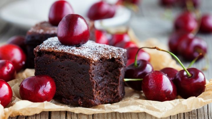 Brownie con cerezas: Consiente a tu paladar con esta receta de postre chocolatoso y suculento