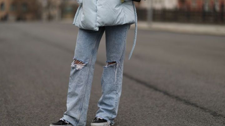 ¿Los jeans rasgados todavía están de moda en 2023? ¿Deberíamos renunciar a ellos por un tiempo?