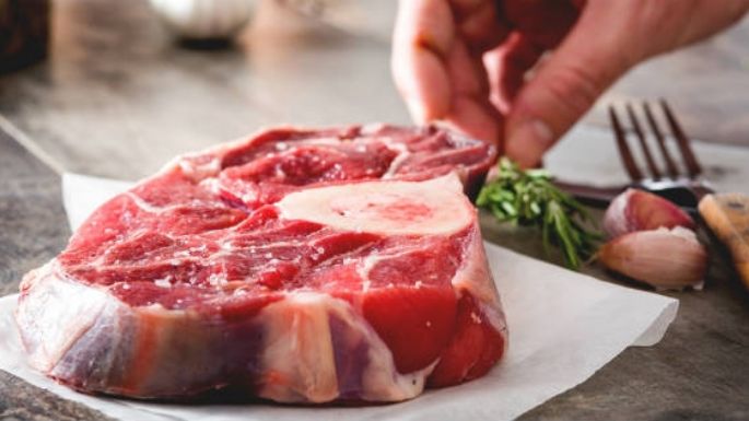 ¡No, no laves la carne cruda! Conoce los peligros que corres si intentas 'desinfectar' este alimento