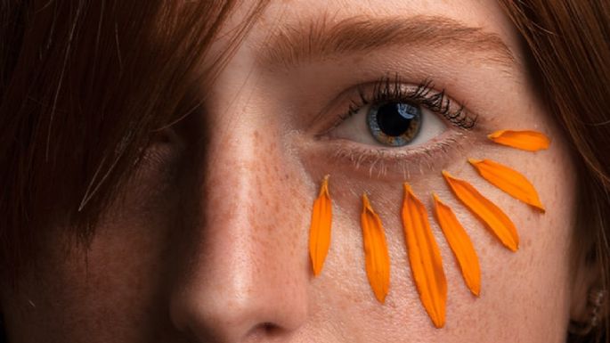 Trucos de maquillaje para las patas de gallo en los ojos; disimular las arrugas es muy fácil