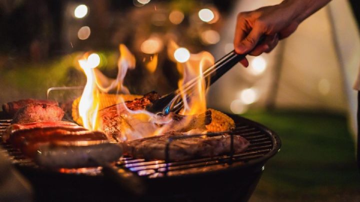 ¡Evítalos! Errores al preparar una barbacoa que hacen que la carne quede poco jugosa y mal cocida