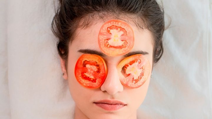 ¿Cómo el jitomate puede desaparecer el acné de tu rostro? Así es como debes utilizar este remedio