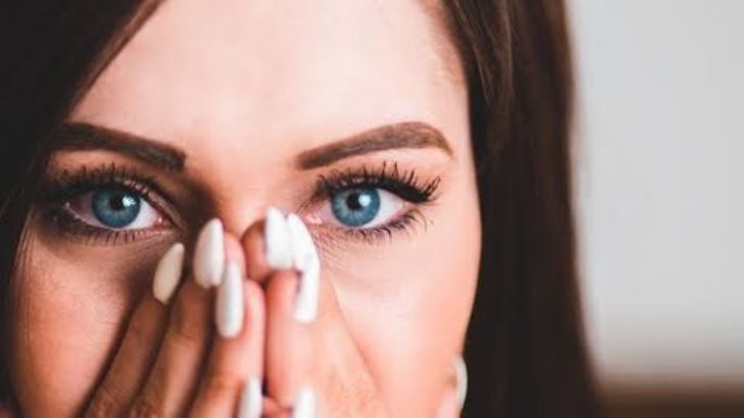 ¿Te depilaste mal las cejas? No te preocupes, aquí hay consejos para reparar el daño