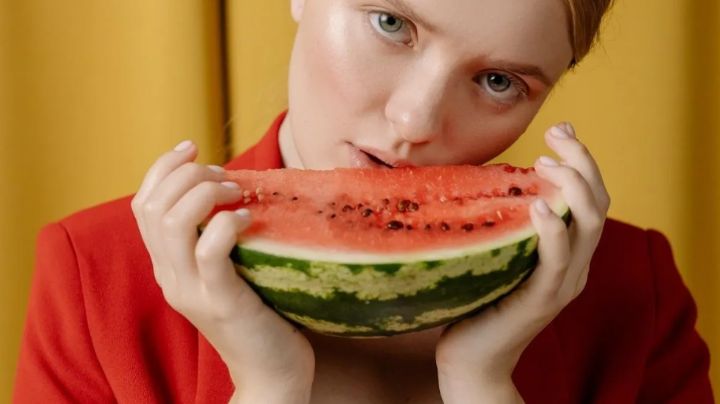 Prepara un exfoliante con sandía: Úsalo y luce una piel radiante, suave y sin células muertas