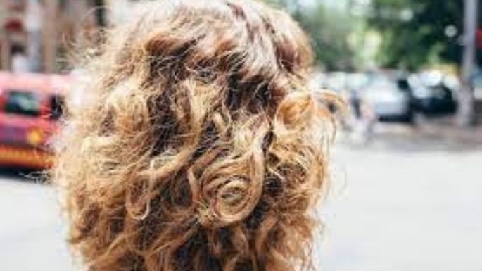 ¿Cómo limitar la humedad en el cabello? Te compartimos 5 consejos para eliminar el 'frizz'