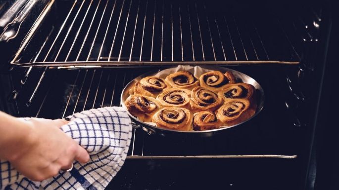 Limpia las parrillas del horno: Lávelas de estas 2 formas para dejarlas sin grasa y brillantes