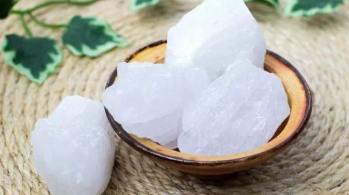 ¿Usas piedra de alumbre para evitar el sudor? Descubre si es segura para la salud humana