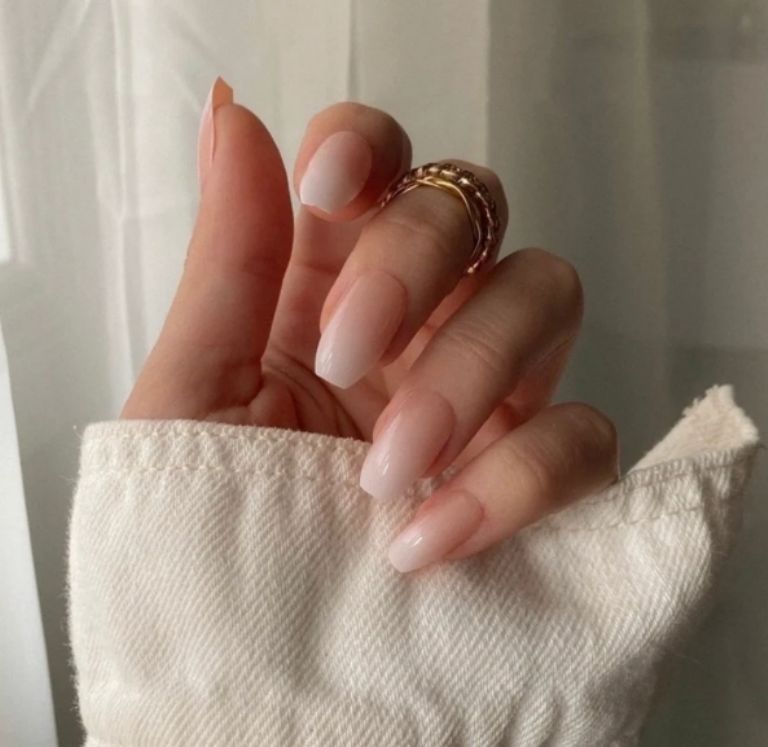 'Ballerina nails' en 'ombré' francés